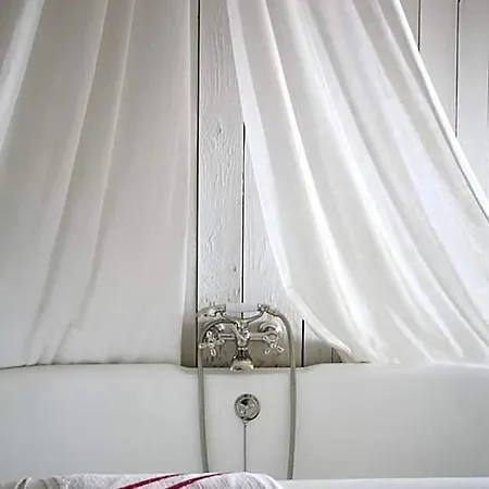 Les Sardines Aux Yeux Bleus D'hotes Frühstückspension 4*